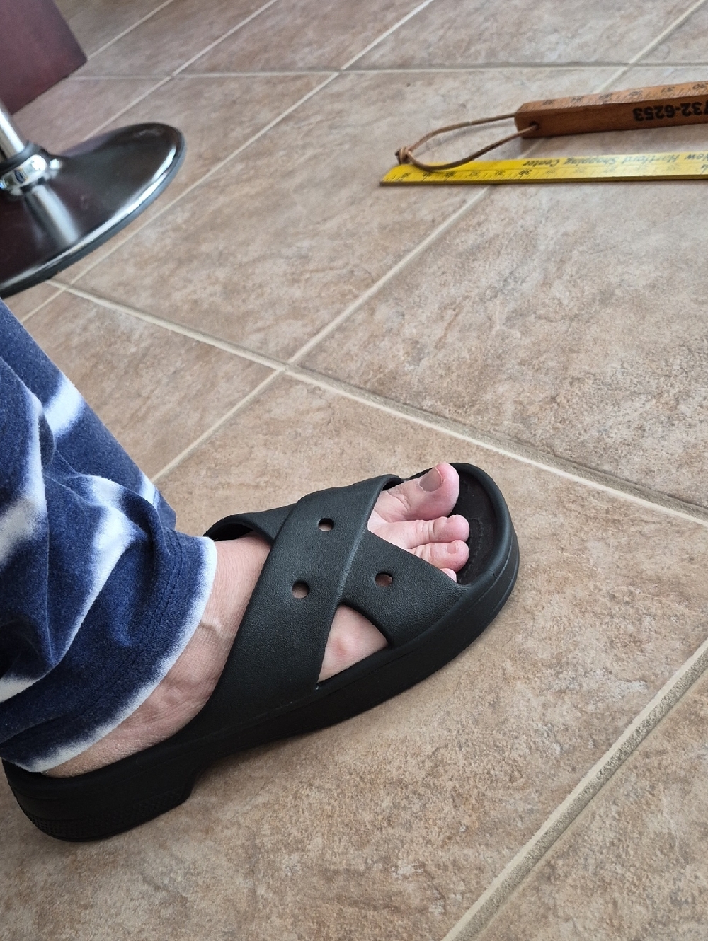 Crocs..size 10 - Picture 12 of 12